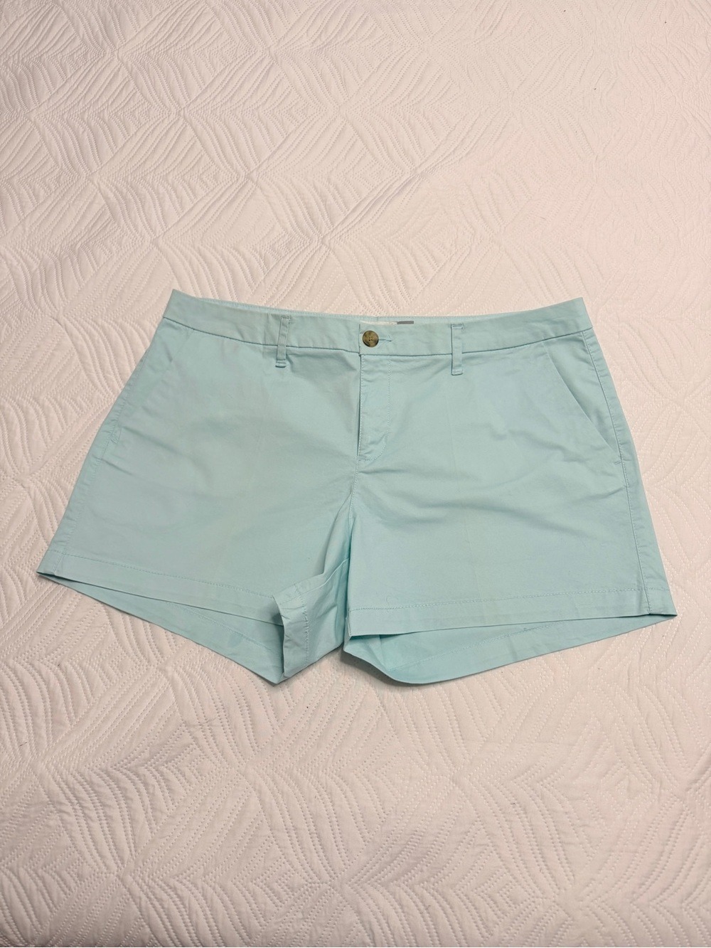Old Navy Women’s Light Blue Shorts. Size 12
